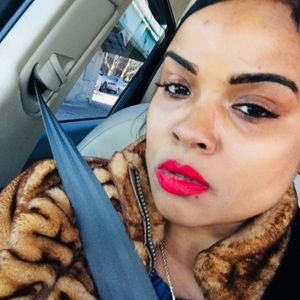 Meet your Posher, Veronica